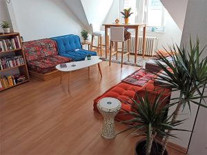 Large and Lazy Floor Sofa Couch Settee 51-MW95